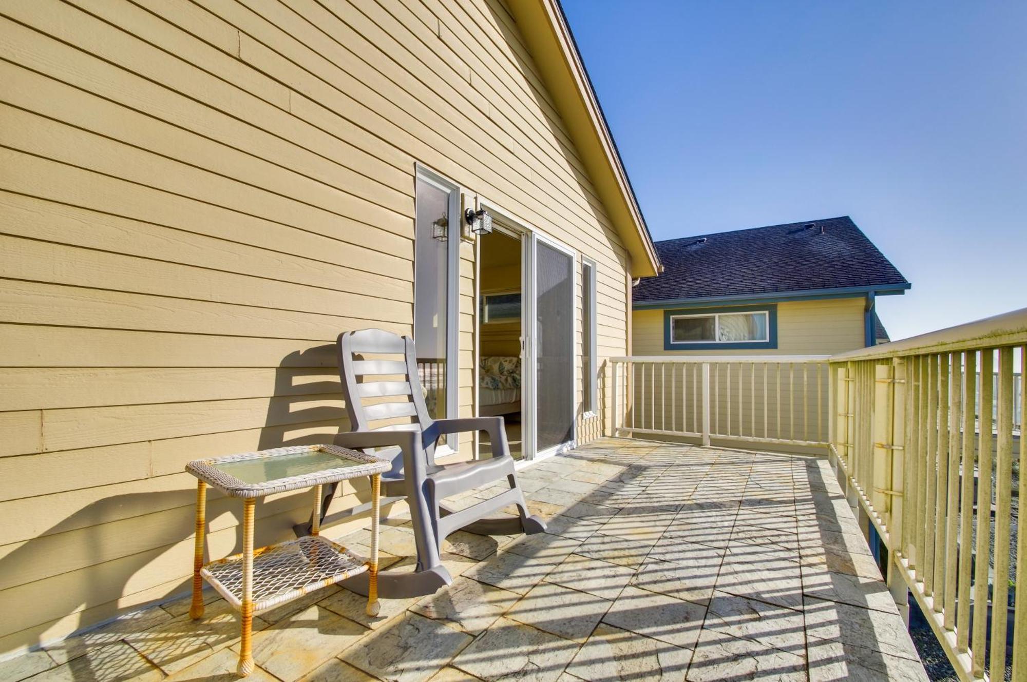 Quiet Waterfront Escape With Hot Tub And Beach Access! Gold Beach Exterior foto